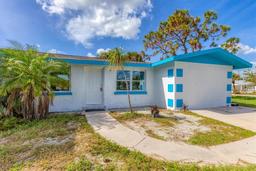 Picture of 105 Sylvania Avenue, Englewood, FL 34223