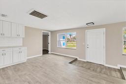 Picture of 105 Sylvania Avenue, Englewood, FL 34223