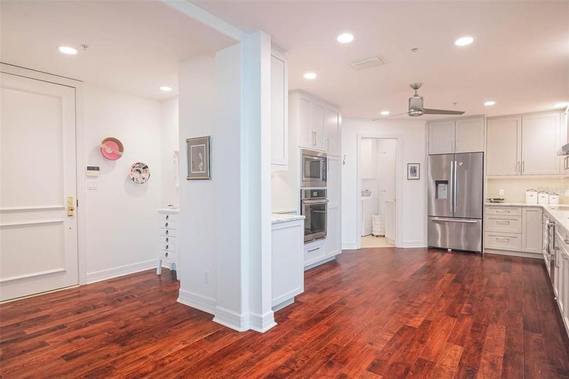 Picture of 340 S Palm Avenue Unit 11, Sarasota FL 34236