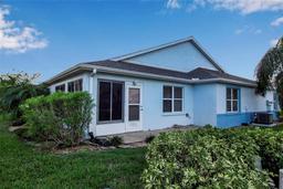 Picture of 3115 Live Oak Lane Unit 30, Palmetto, FL 34221