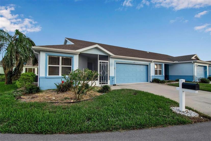 Picture of 3115 Live Oak Lane Unit 30, Palmetto FL 34221