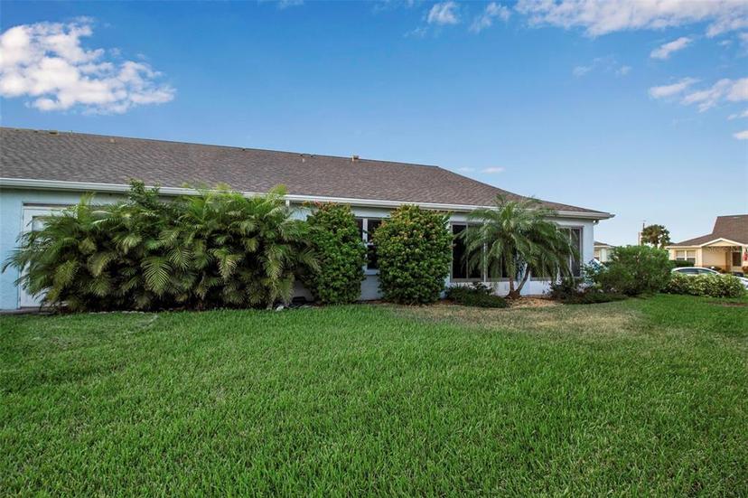 Picture of 3115 Live Oak Lane Unit 30, Palmetto FL 34221