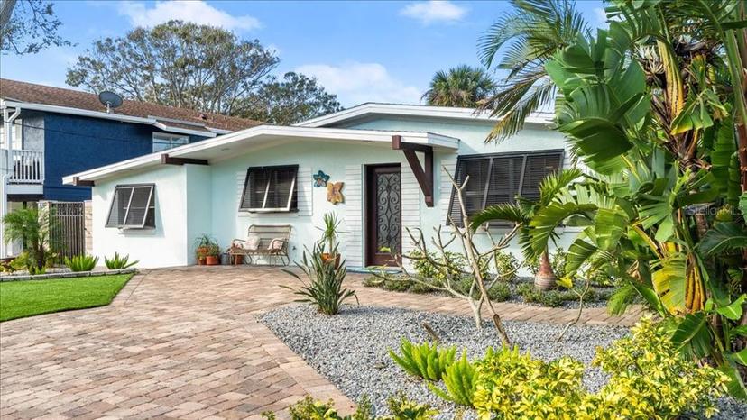 Picture of 624 S Pine Street, New Smyrna Beach FL 32169