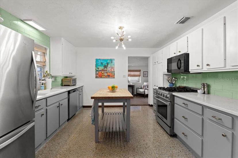 Picture of 624 S Pine Street, New Smyrna Beach FL 32169