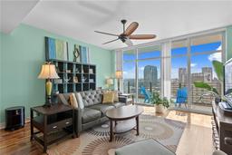 Picture of 1120 E Kennedy Boulevard Unit 1210, Tampa, FL 33602