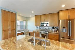 Picture of 341 108Th Street W Unit 242, Bradenton, FL 34209