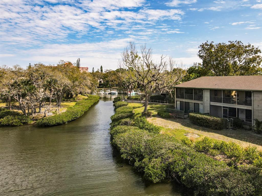 Picture of 1519 Pelican Point Drive Unit 292, Sarasota, FL 34231
