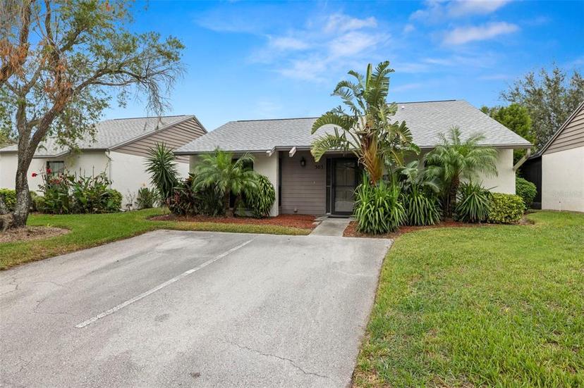 Picture of 303 Windrush Loop, Tarpon Springs FL 34689