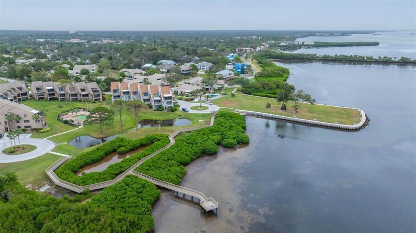Picture of 303 Windrush Loop, Tarpon Springs FL 34689