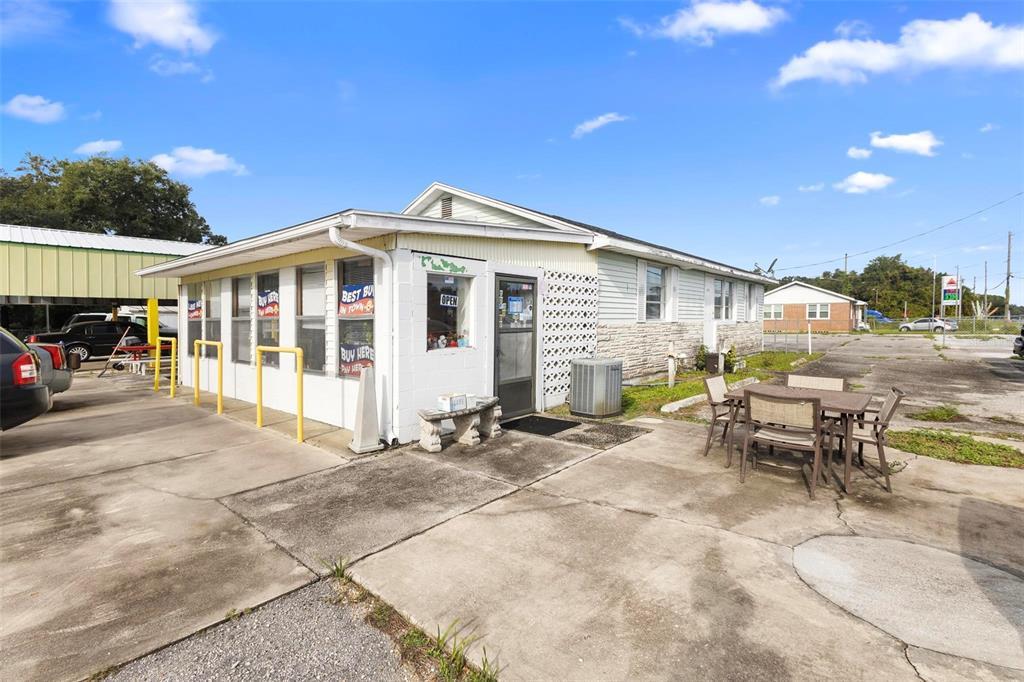 Picture of 2490 N Woodland Boulevard, Deland, FL 32720