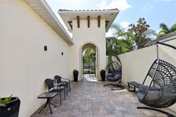 Picture of 4011 5Th Avenue Ne, Bradenton, FL 34208