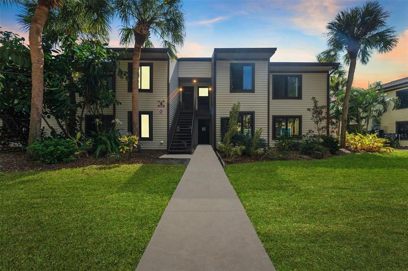 Picture of 356 Moorings Cove Drive Unit 356, Tarpon Springs FL 34689