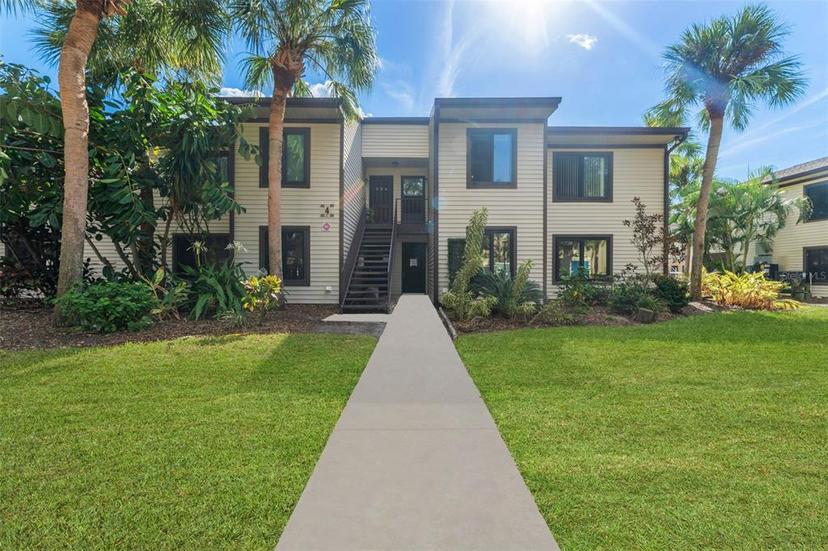 Picture of 356 Moorings Cove Drive Unit 356, Tarpon Springs FL 34689