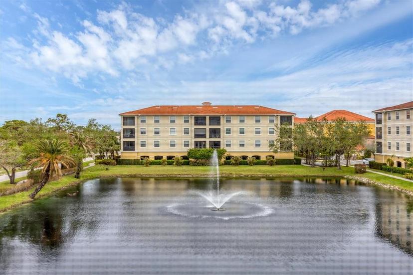 Picture of 980 Cooper Street Unit 302, Venice FL 34285