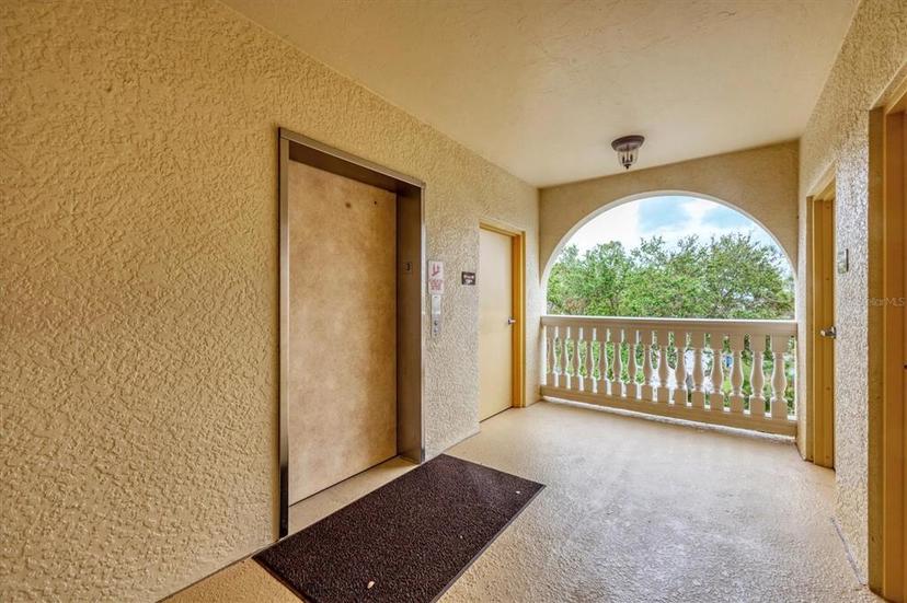 Picture of 980 Cooper Street Unit 302, Venice FL 34285
