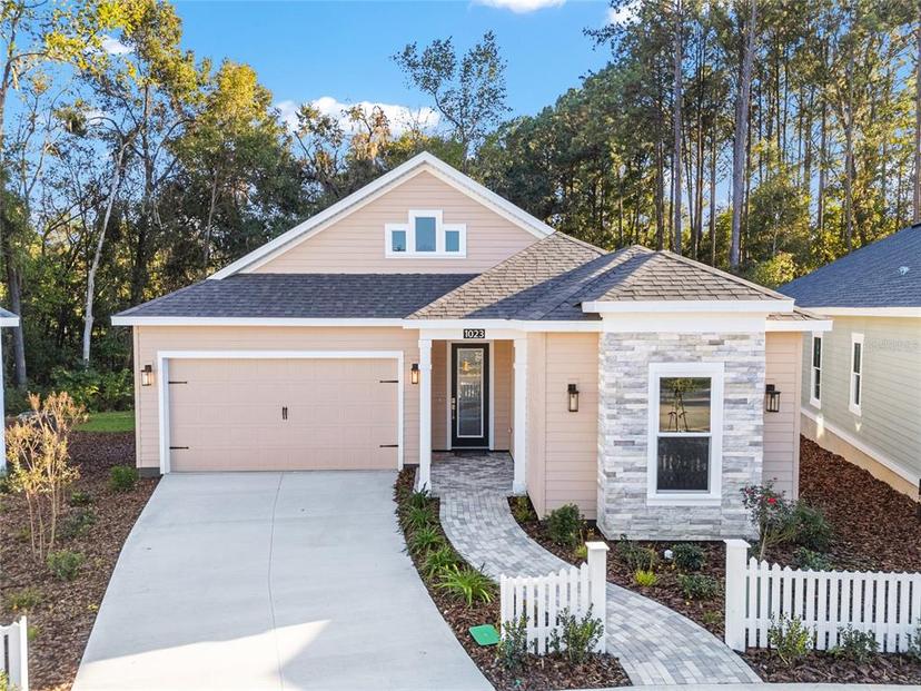 Picture of 1023 NW 132Nd Boulevard, Newberry FL 32669