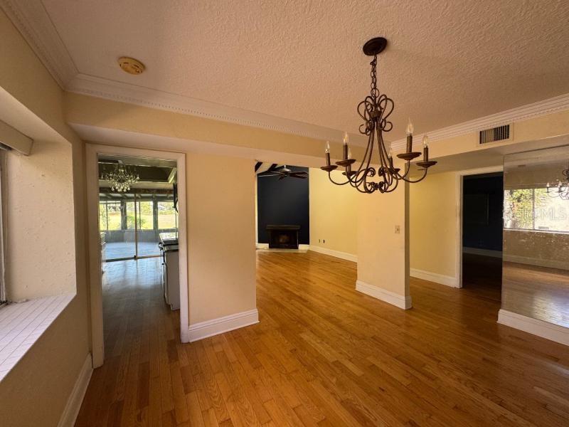 Picture of 13619 Twin Lakes Lane Unit 15, Tampa FL 33618