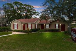 Picture of 604 N Sinclair Avenue, Tavares, FL 32778