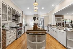 Picture of 2501 Rustic Oaks Drive, Lutz, FL 33559