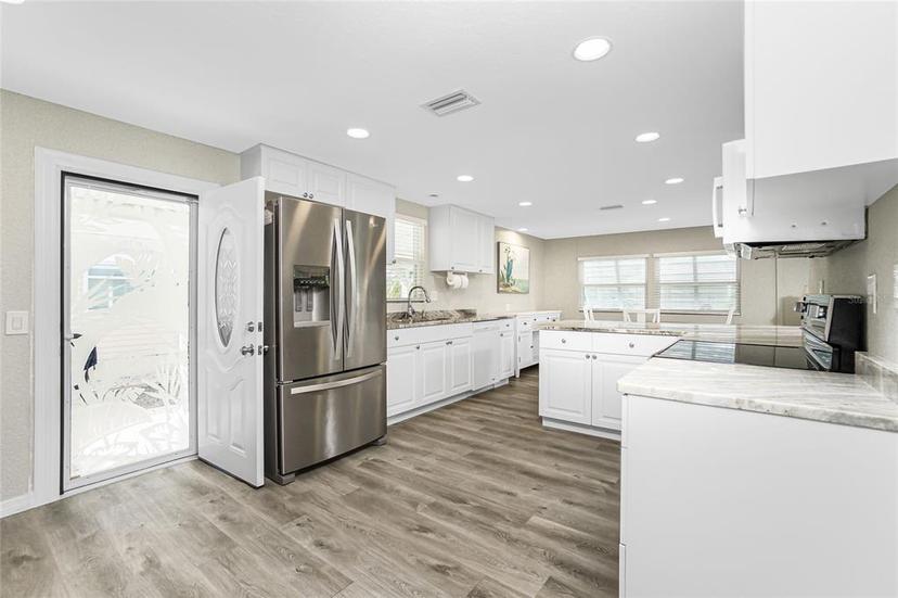 Picture of 30 S Buena Vista Avenue, Englewood FL 34223