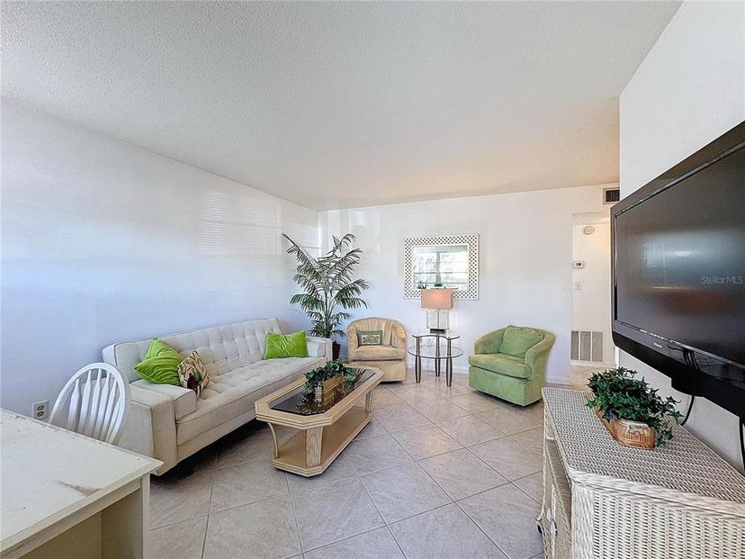 Picture of 210 Park Boulevard N Unit 129, Venice FL 34285