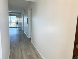 Picture of 3993 Lake Bayshore Drive Unit F513, Bradenton, FL 34205