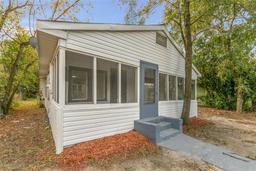 Picture of 21433 SE Hawthorne Road, Hawthorne, FL 32640
