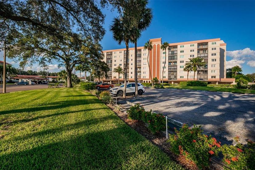 Picture of 19029 Us Highway 19 N Unit 9-706, Clearwater FL 33764