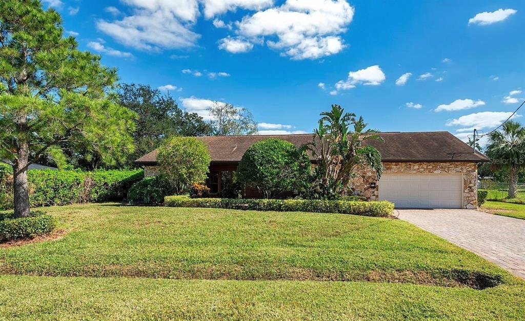 Picture of 12011 N Gomez Avenue, Tampa, FL 33618