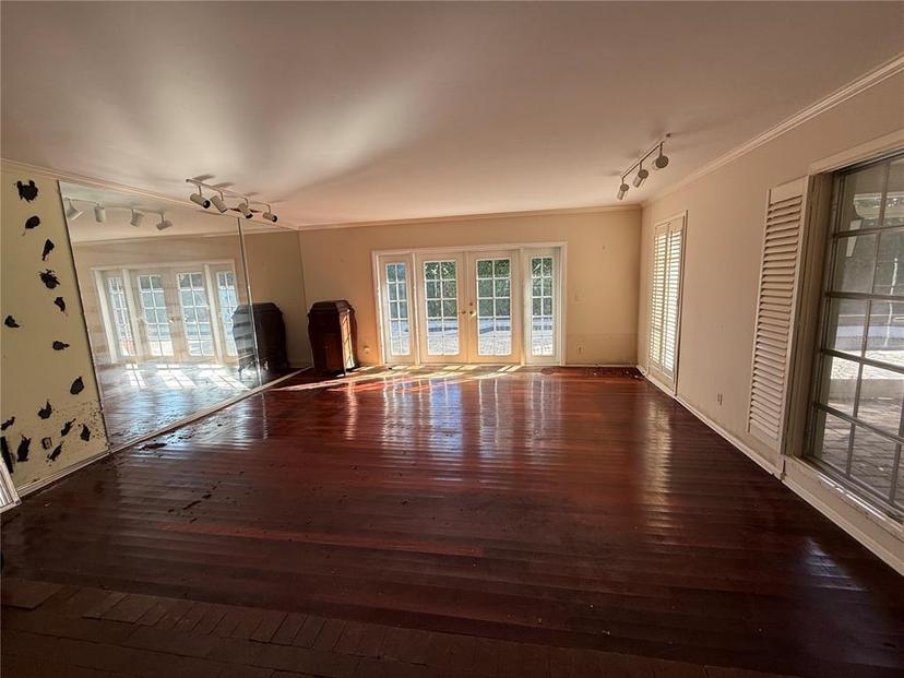 Picture of 3275 Walnut Street Ne, St Petersburg FL 33704