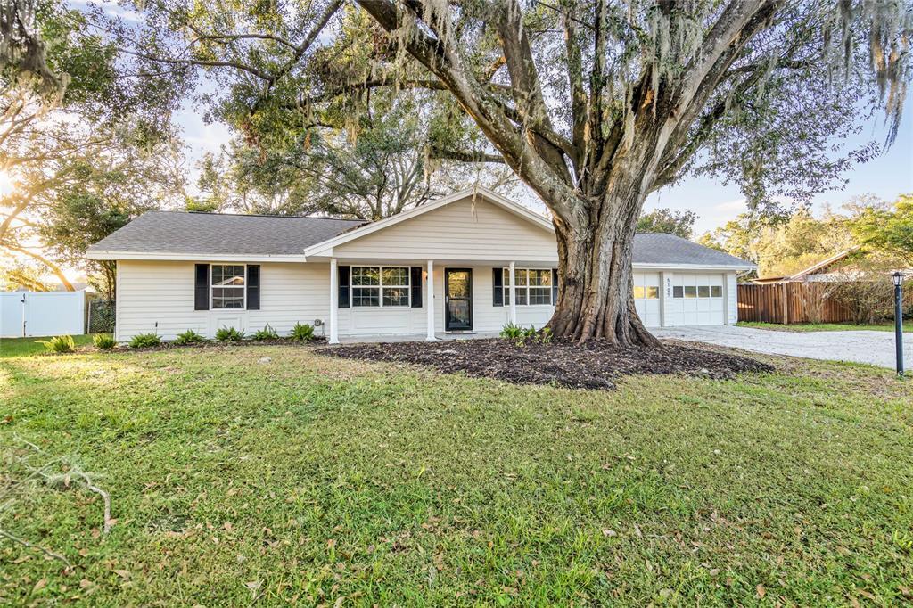 Picture of 5105 Forestgreen Drive W, Lakeland, FL 33811