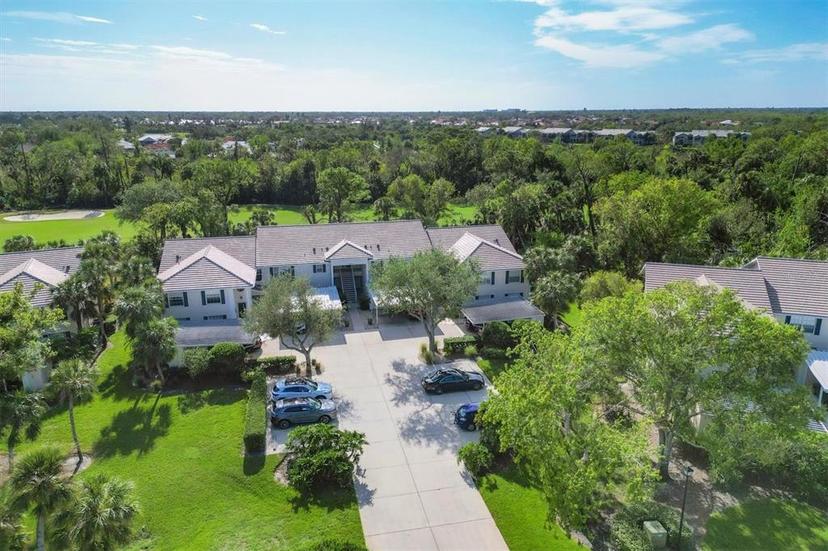 Picture of 815 Montrose Drive Unit 103, Venice FL 34293