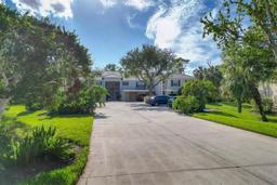 Picture of 815 Montrose Drive Unit 103, Venice, FL 34293