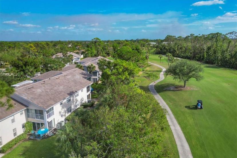 Picture of 815 Montrose Drive Unit 103, Venice FL 34293