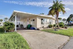 Picture of 2100 Kings Highway Unit 105, Port Charlotte, FL 33980