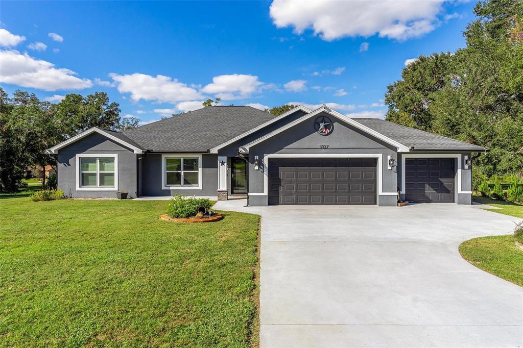 Picture of 3927 Oak Pointe Drive, Lady Lake, FL 32159