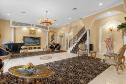 Picture of 7440 Aloma Ave, Winter Park, FL 32792