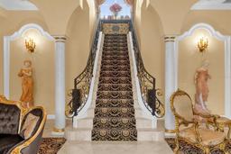 Picture of 7440 Aloma Ave, Winter Park, FL 32792