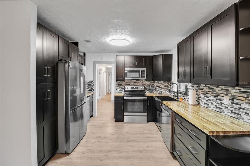 Picture of 12905 N Oregon Avenue, Tampa FL 33612