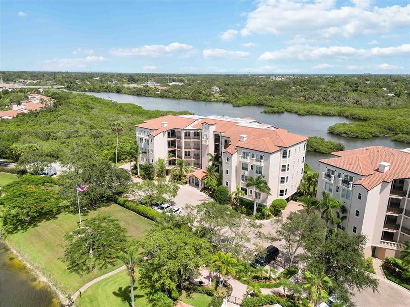 Picture of 5450 Eagles Point Circle Unit 405, Sarasota FL 34231