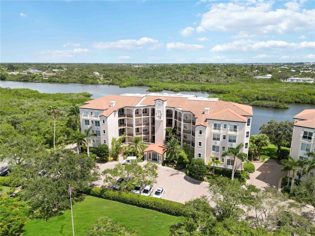 Picture of 5450 Eagles Point Circle Unit 405, Sarasota, FL 34231