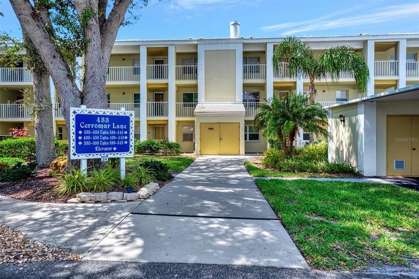Picture of 433 Cerromar Lane Unit 441, Venice FL 34293