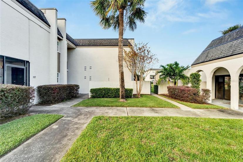 Picture of 716 Oakgrove Drive Unit 240, Brandon FL 33510