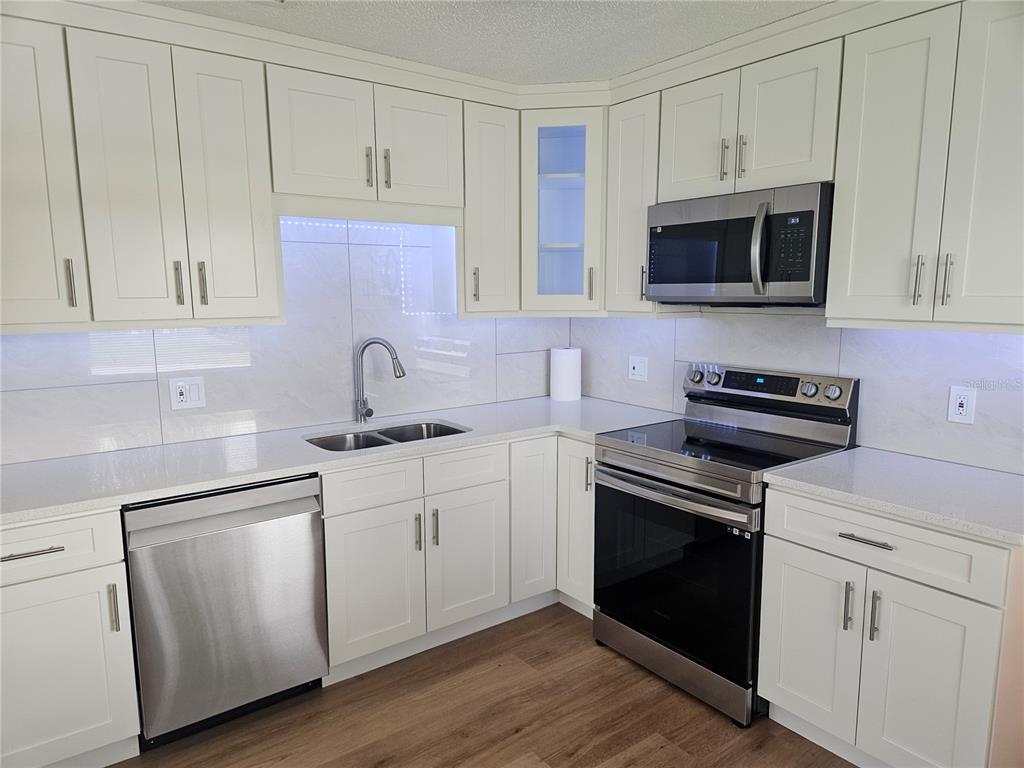 Picture of 2359 Finlandia Lane Unit 27, Clearwater, FL 33763