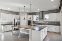 Picture of 13126 Stanthorne Avenue, Orlando, FL 32832