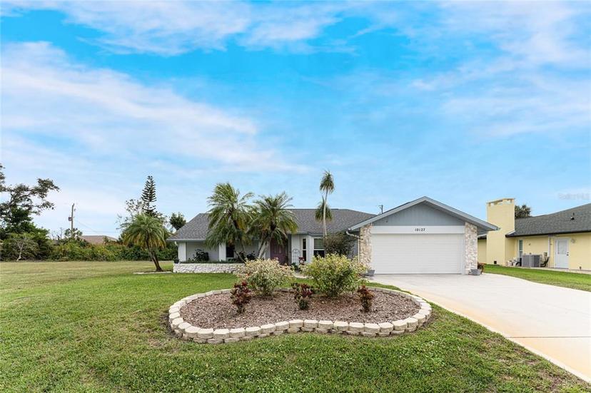 Picture of 10127 Peach Avenue, Englewood FL 34224