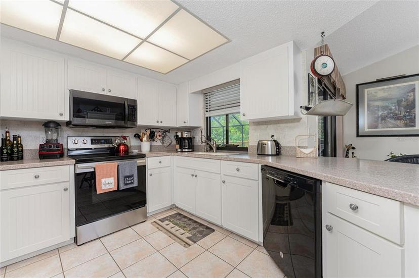 Picture of 10127 Peach Avenue, Englewood FL 34224
