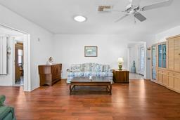 Picture of 2346 Gainesborough Loop Unit 0, Sun City Center, FL 33573