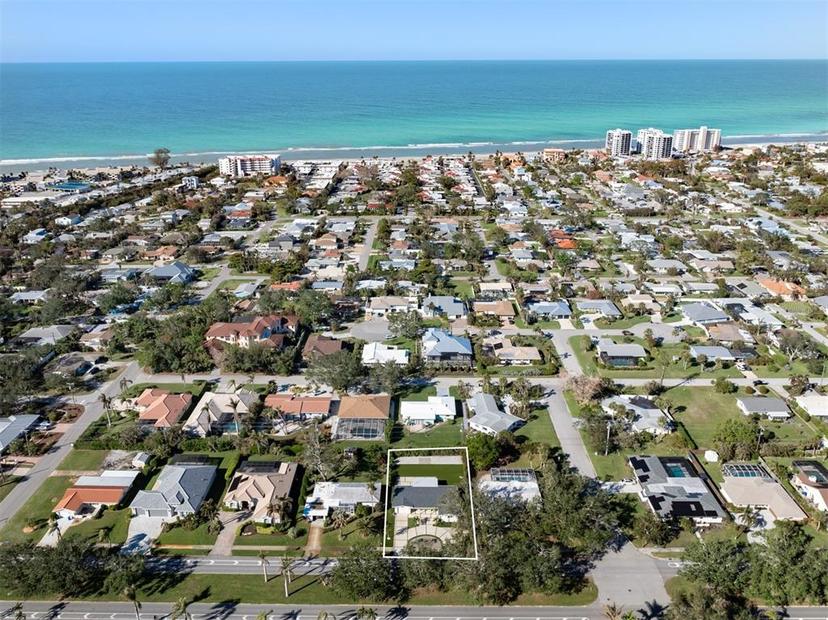 Picture of 510 Harbor Drive S, Venice FL 34285