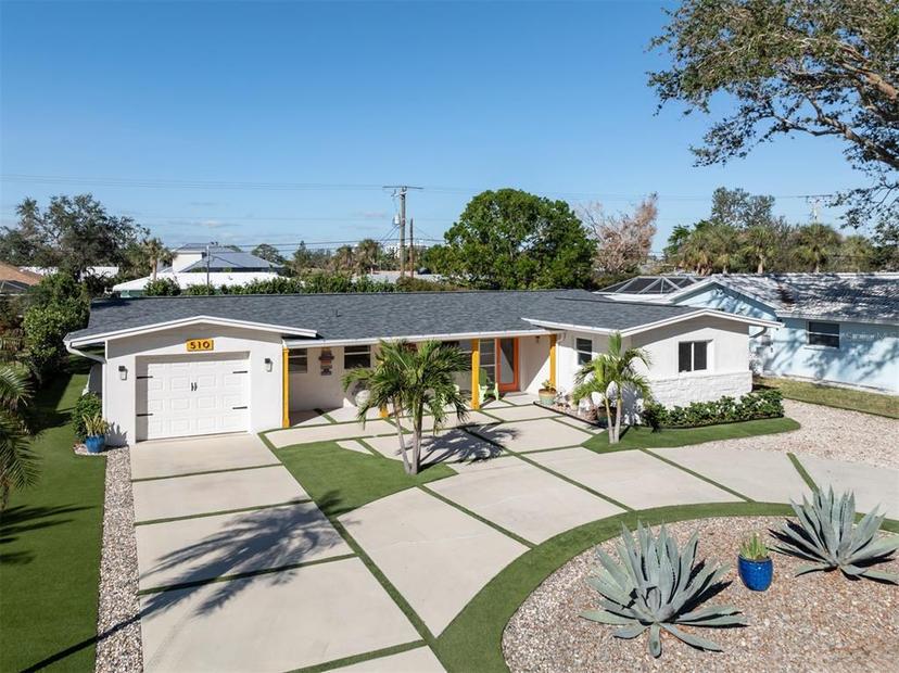 Picture of 510 Harbor Drive S, Venice FL 34285